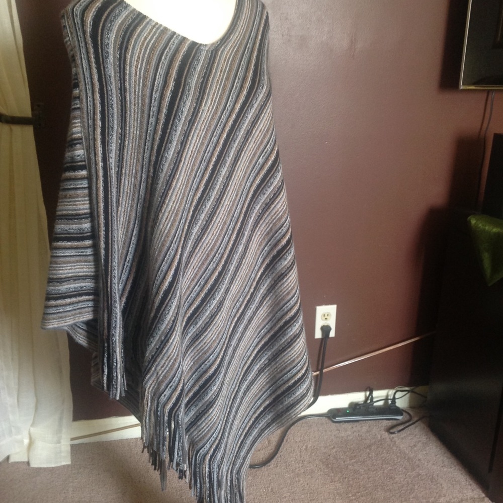Shawl - Picture 3 of 3